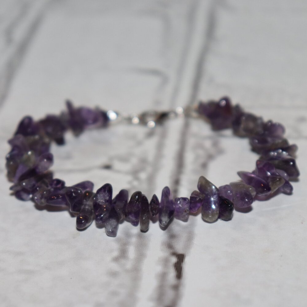 NWOT Amethyst beaded natural stone bracelet 7.5"